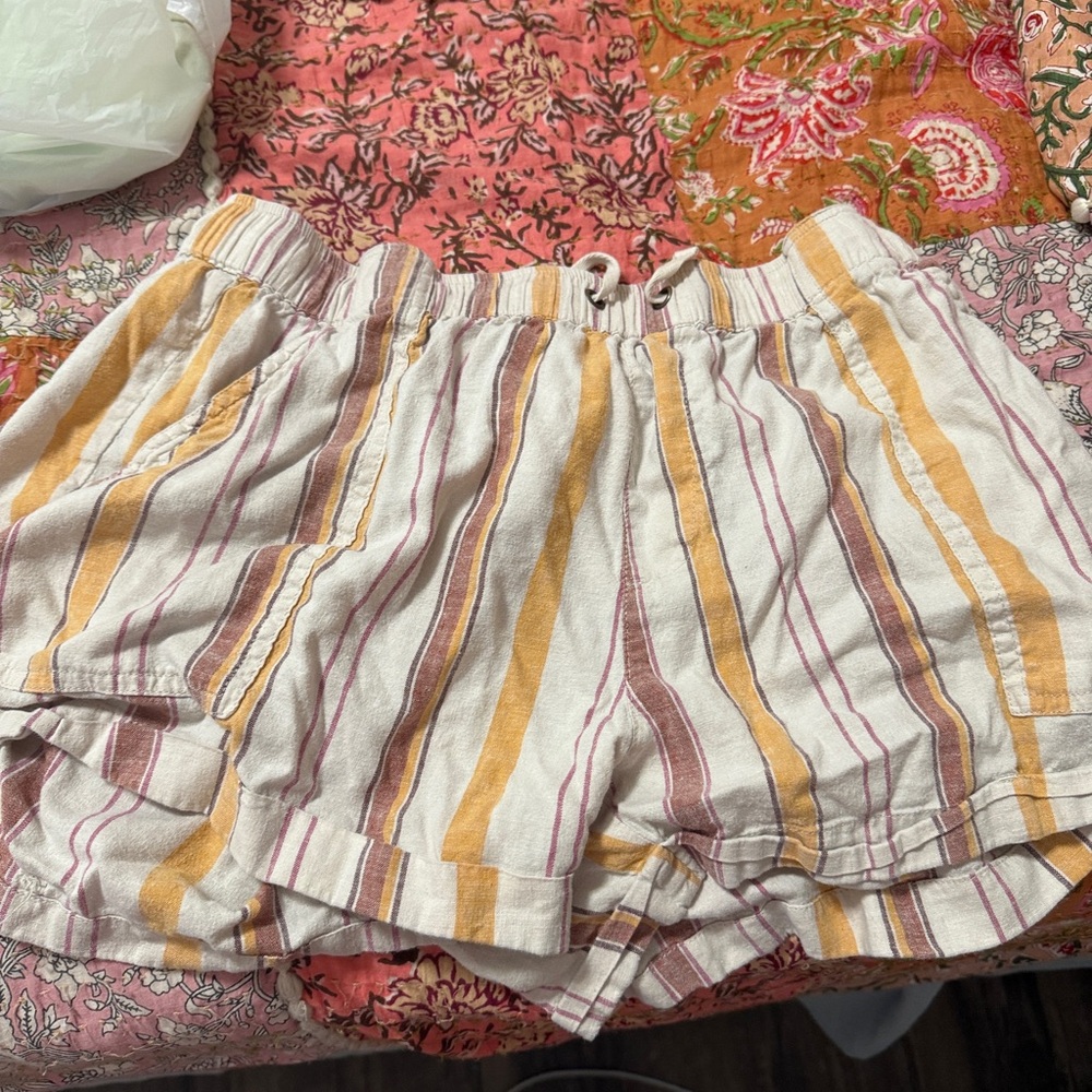 Toad&Co Cream and Tan High Waist Shorts